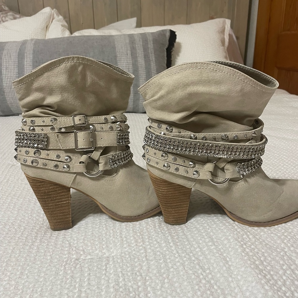 Not Rated heel boots